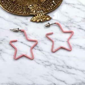Vintage dainty pink star enamel painted metal lightweight pierced earrings